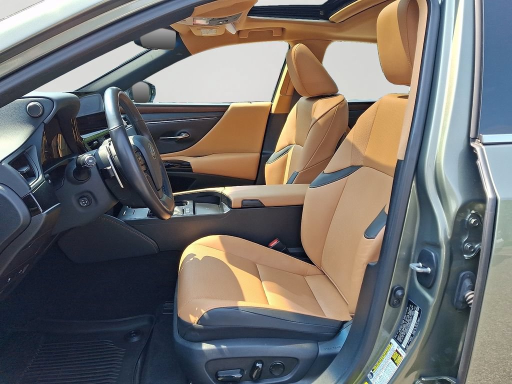 Used 2025 Lexus ES 300h w/ Premium Package FWD image 14