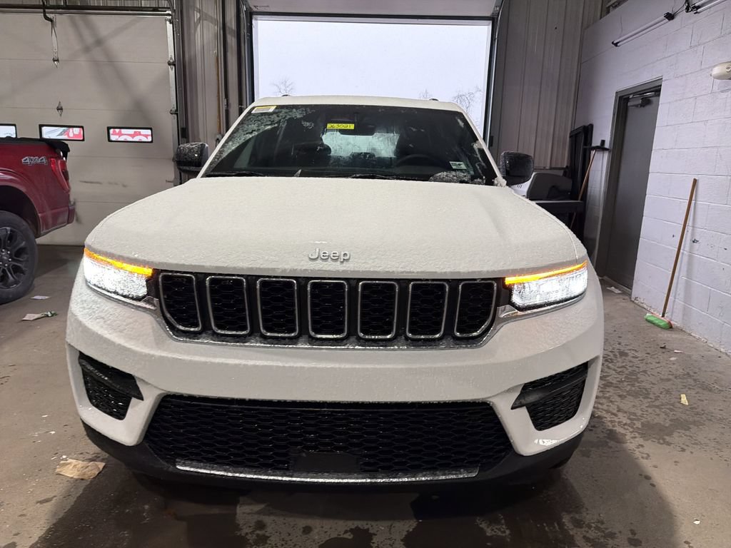 New 2026 Jeep Grand Cherokee Laredo X AWD/4WD image 12
