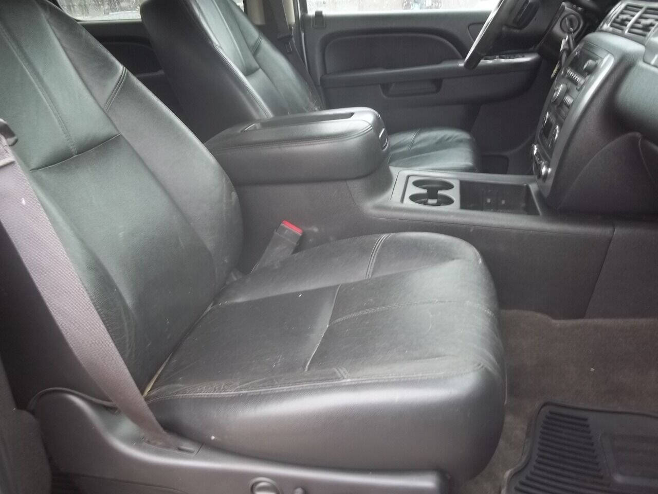 Used 2014 Chevrolet Silverado 2500 LTZ w/ LTZ Plus Package AWD/4WD image 18