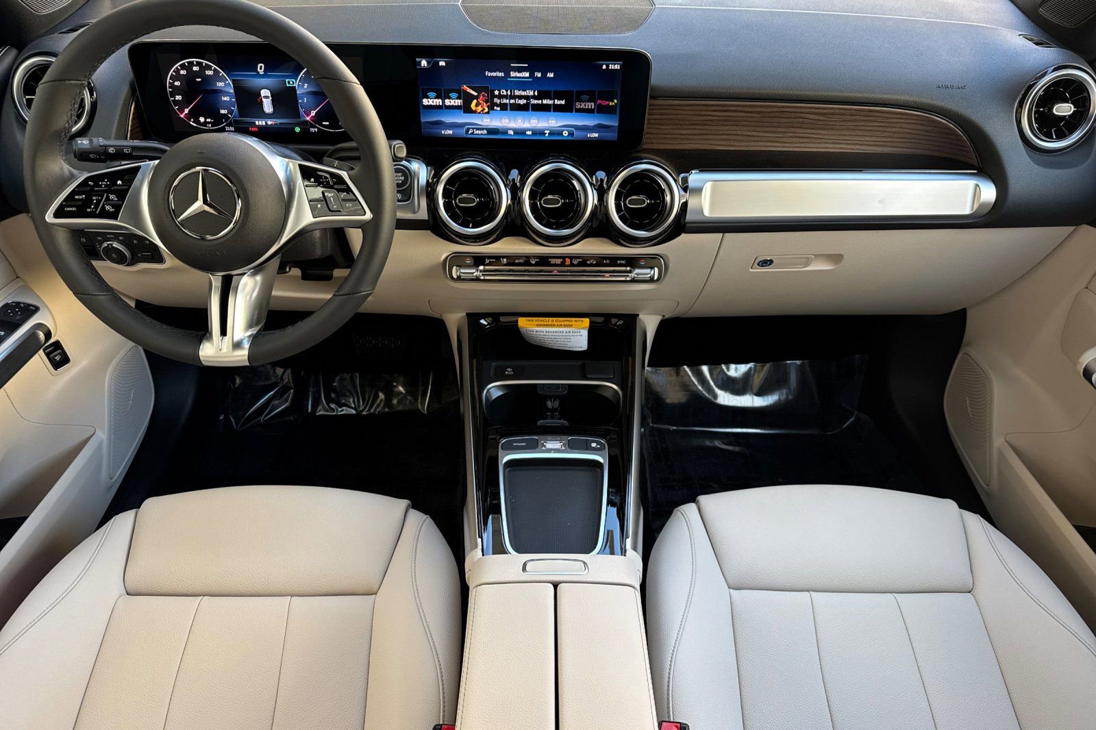 New 2026 Mercedes-Benz GLB 250 image 3