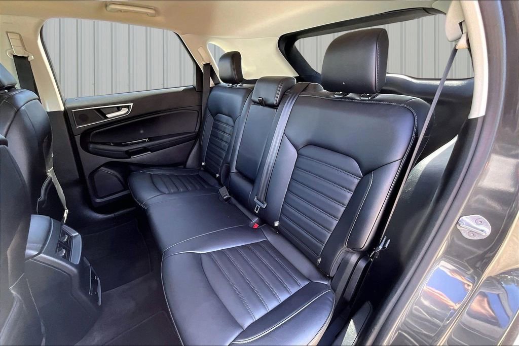 Used 2020 Ford Edge SEL w/ Convenience Package image 19