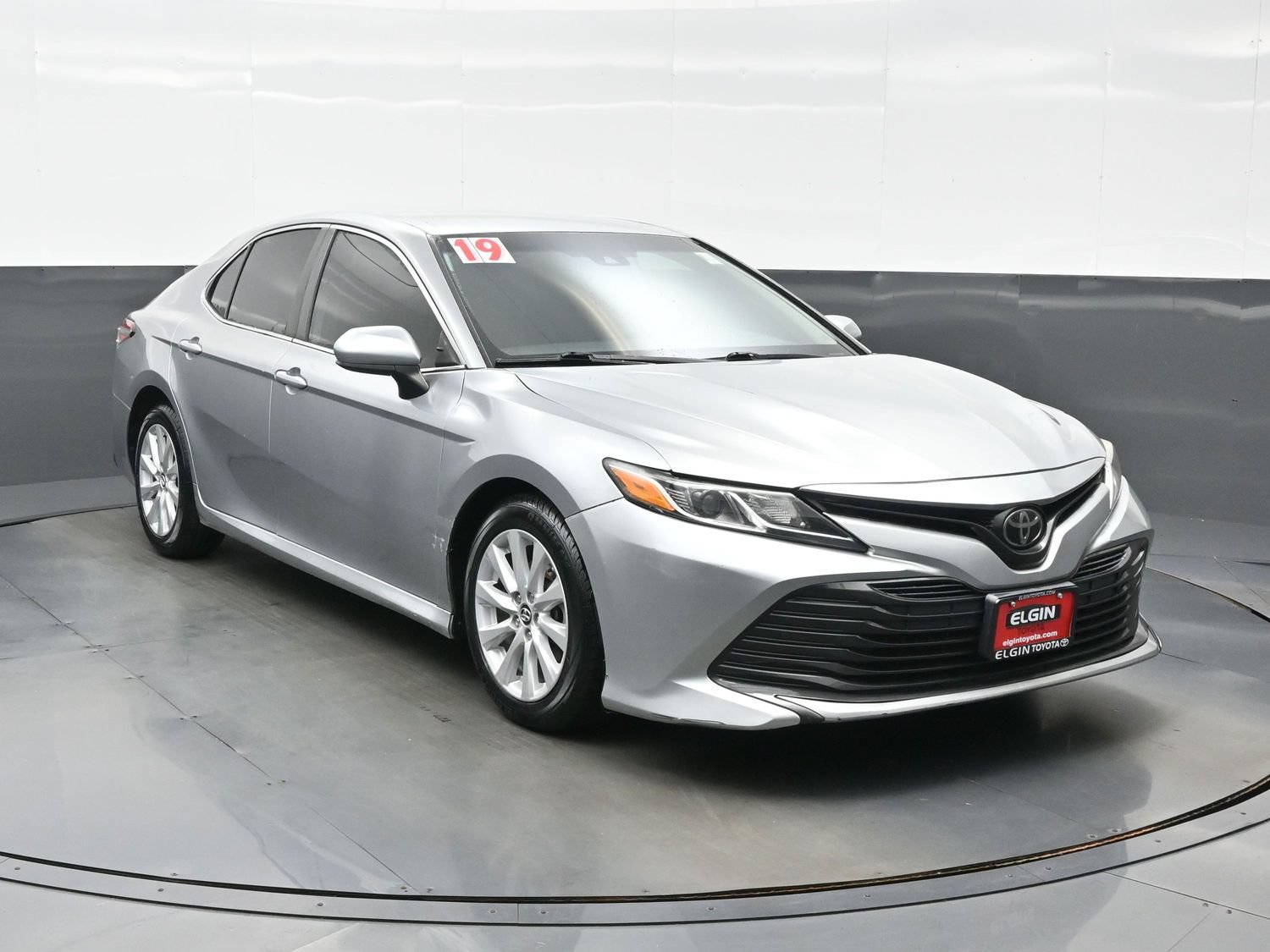 Used 2019 Toyota Camry LE FWD image 8