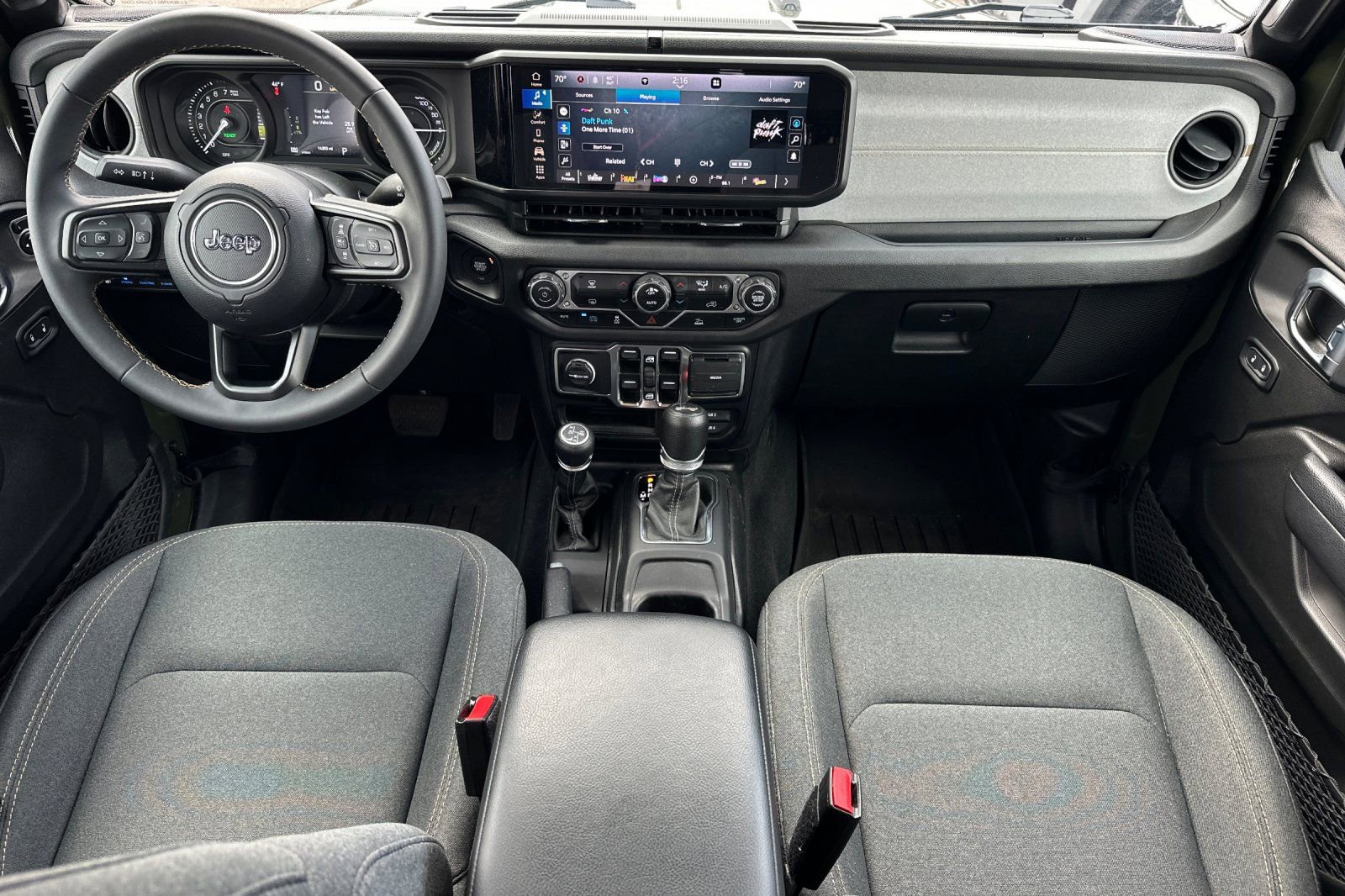 Used 2024 Jeep Wrangler Unlimited w/ Technology Group image 13