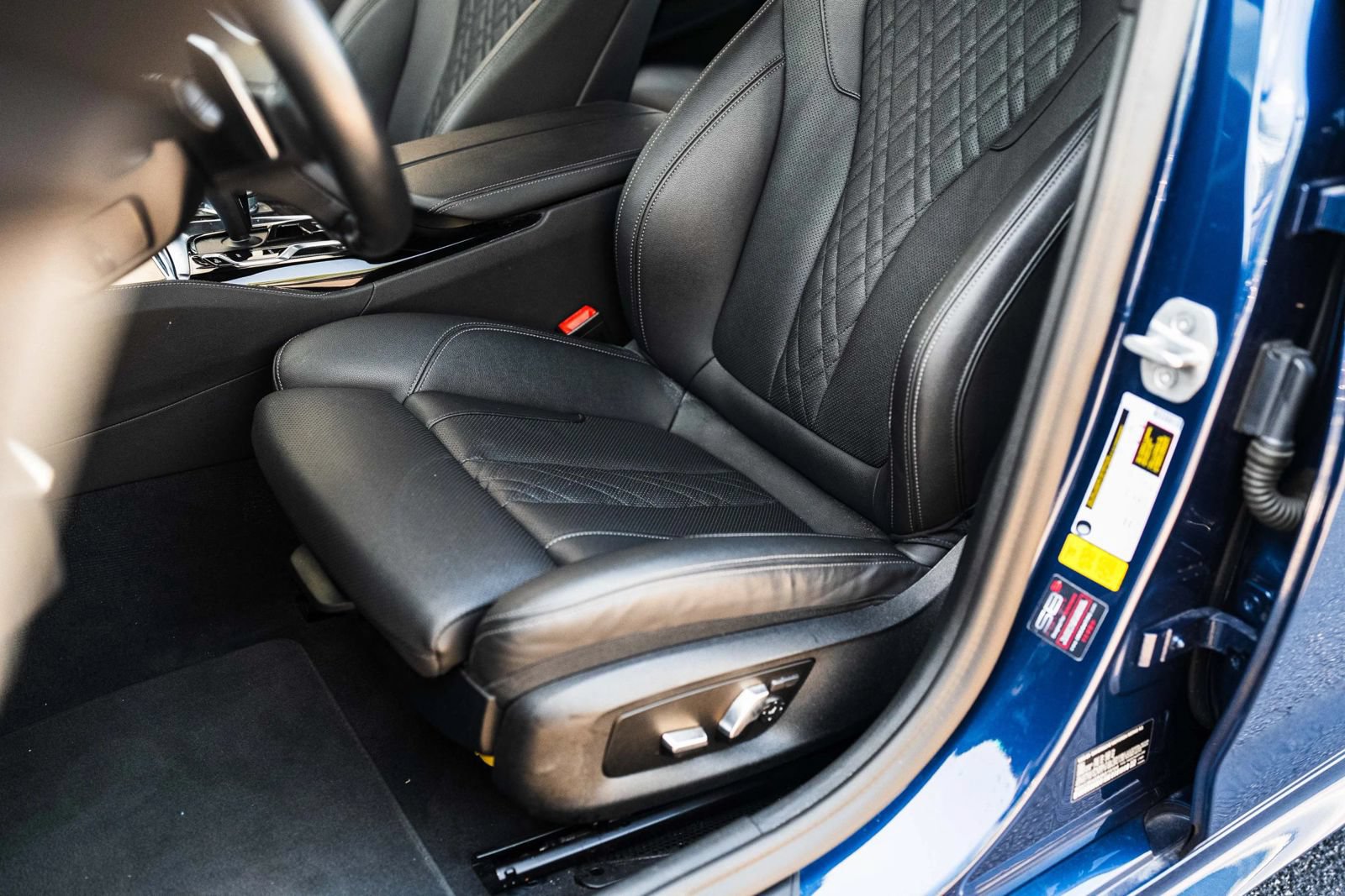 Used 2021 BMW 530i w/ M Sport Package RWD image 14