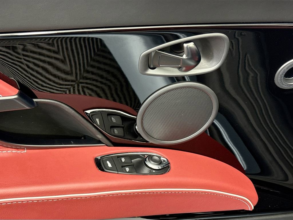 Used 2021 Aston Martin DBS Superleggera Volante image 29