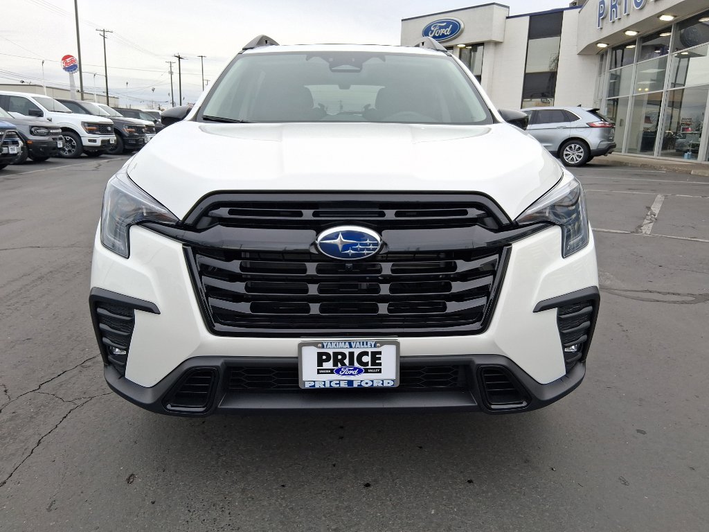 Used 2025 Subaru Ascent Bronze Edition image 8