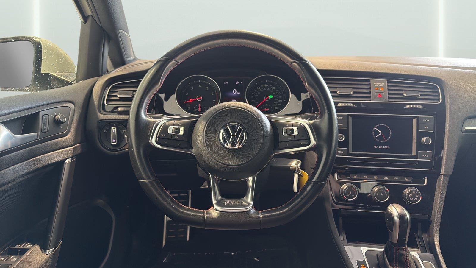 Used 2020 Volkswagen Golf 4-Door FWD image 13