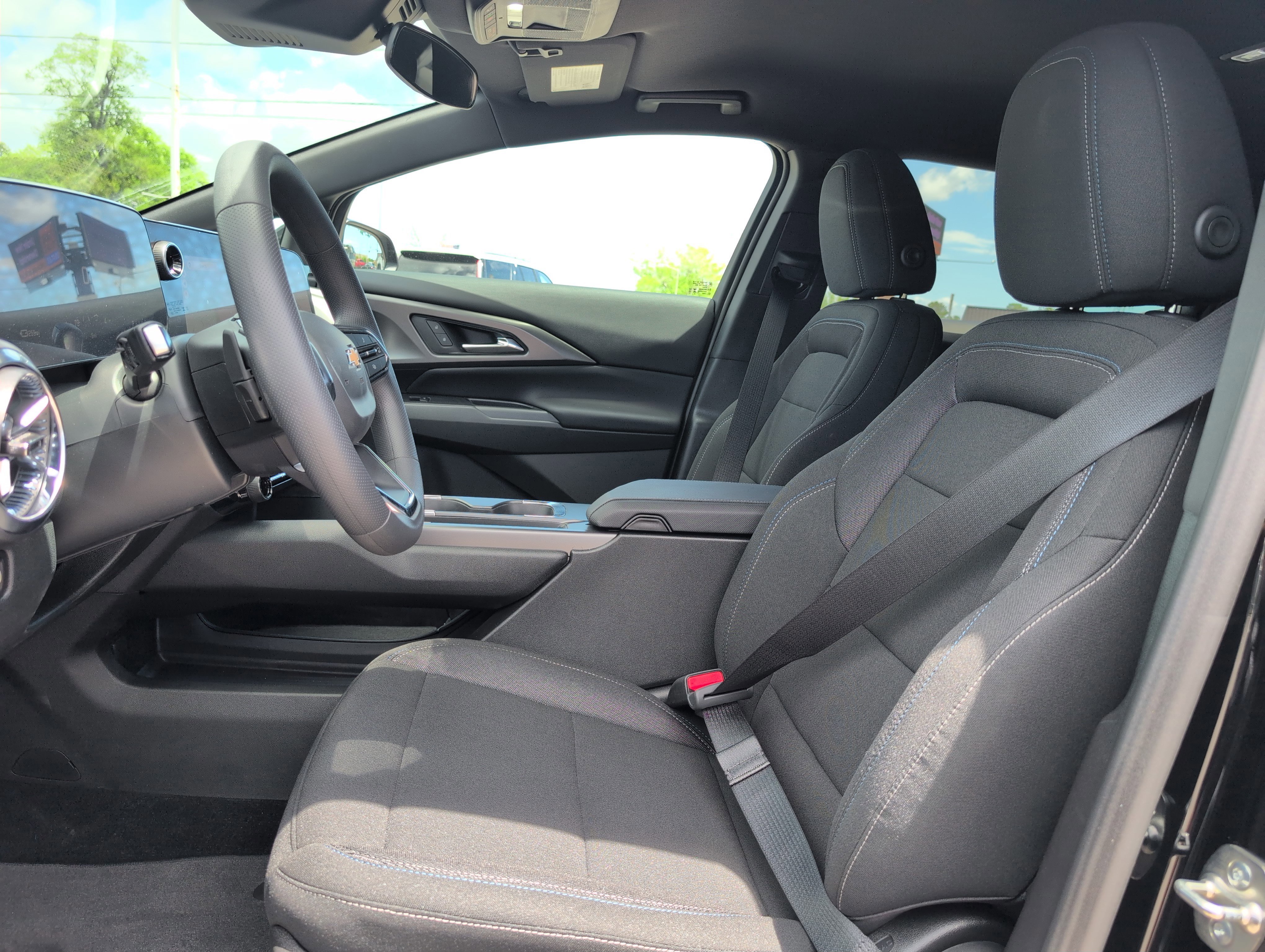 New 2026 Chevrolet Equinox EV LT FWD image 13