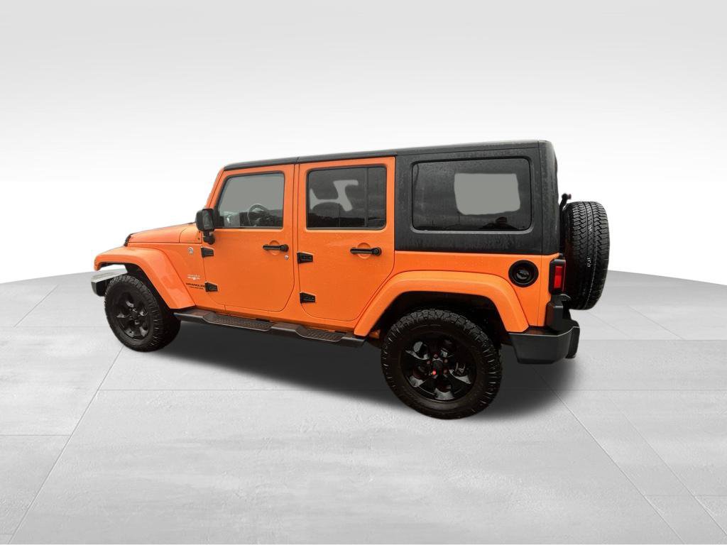 Used 2013 Jeep Wrangler Unlimited Sahara w/ Connectivity Group AWD/4WD image 8
