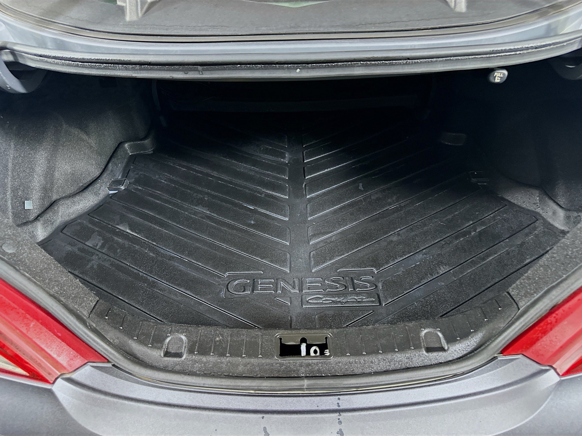 Used 2014 Hyundai Genesis 3.8 RWD image 25