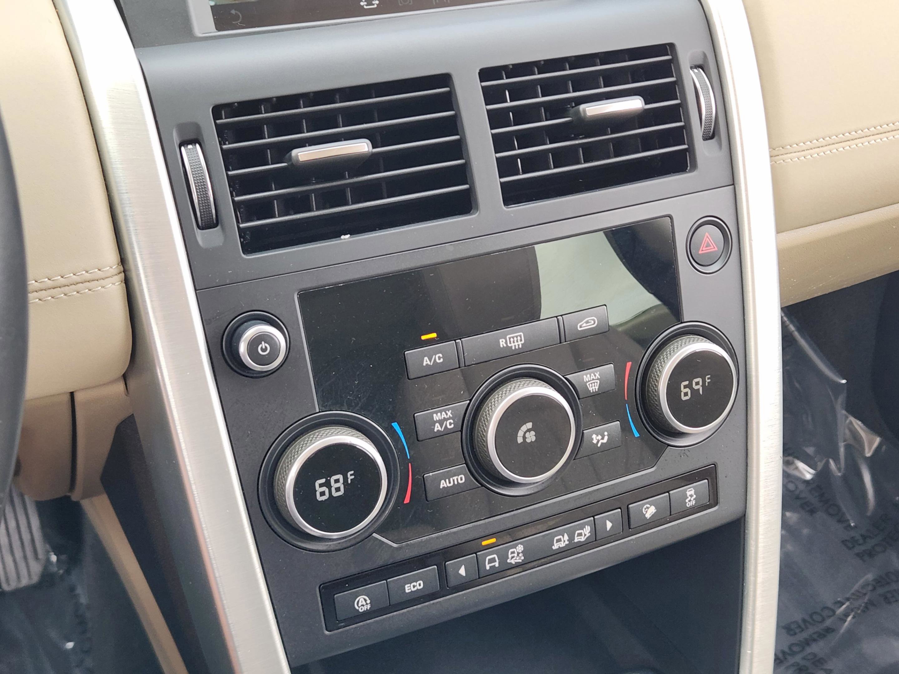 Used 2019 Land Rover Discovery Sport HSE AWD/4WD image 15