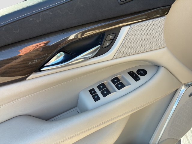 Certified 2020 Cadillac Escalade Luxury AWD/4WD image 15