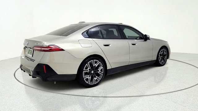 Used 2026 BMW i5 eDrive40 w/ M Sport Package RWD image 9