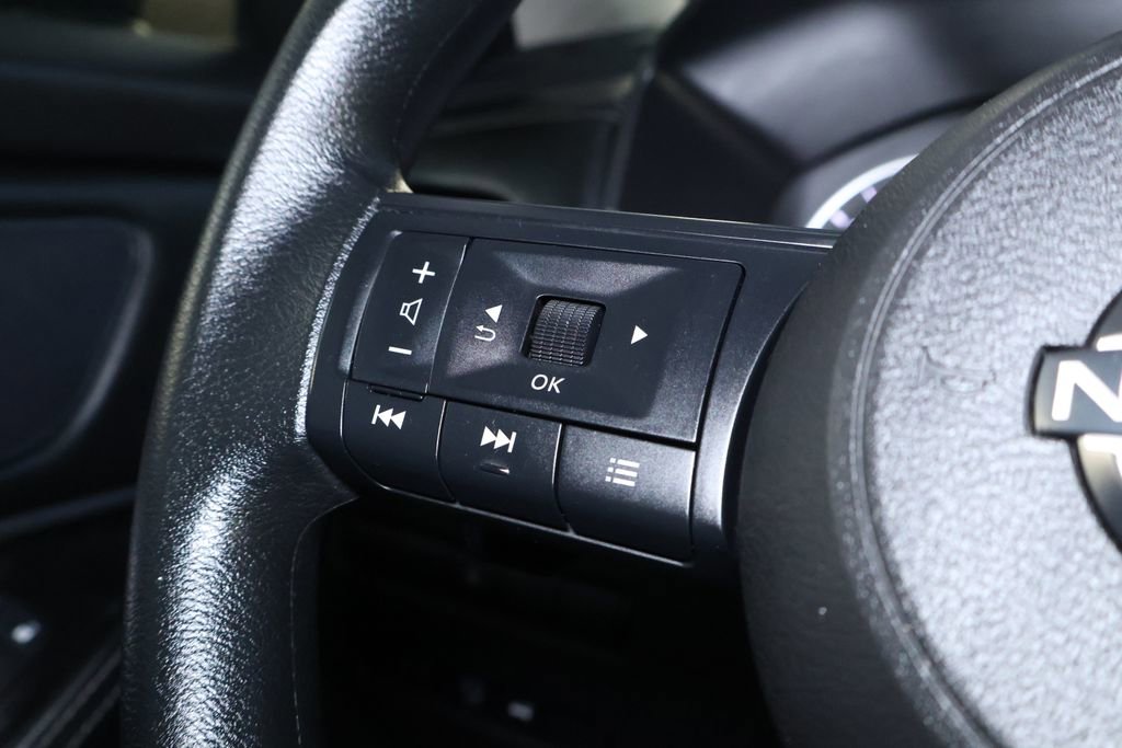 Used 2024 Nissan Rogue SV image 21