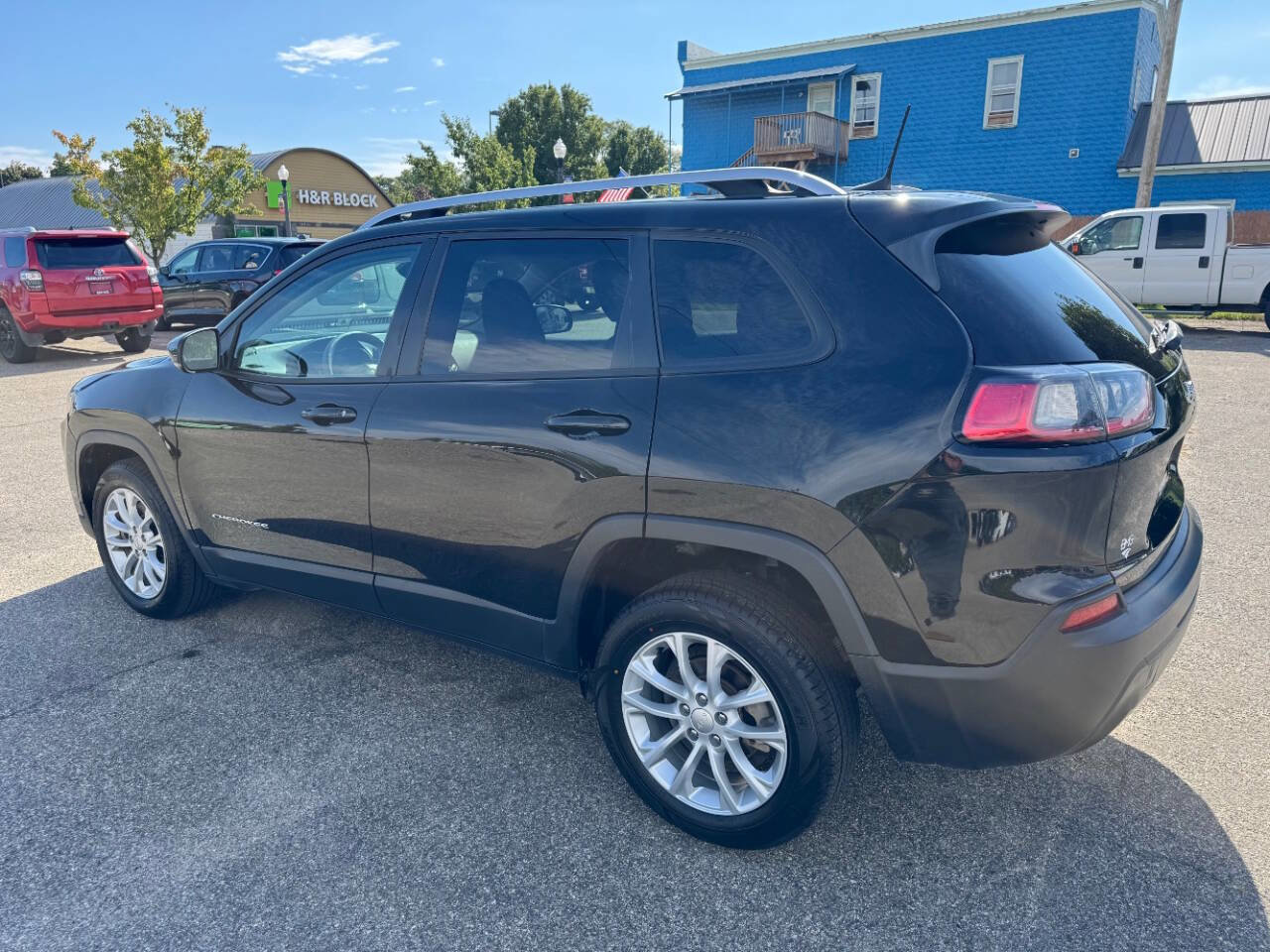 Used 2021 Jeep Cherokee Latitude image 2