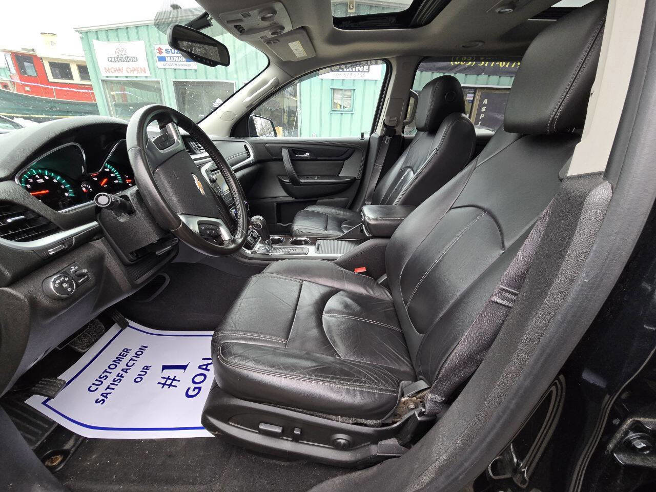 Used 2015 Chevrolet Traverse LT image 12