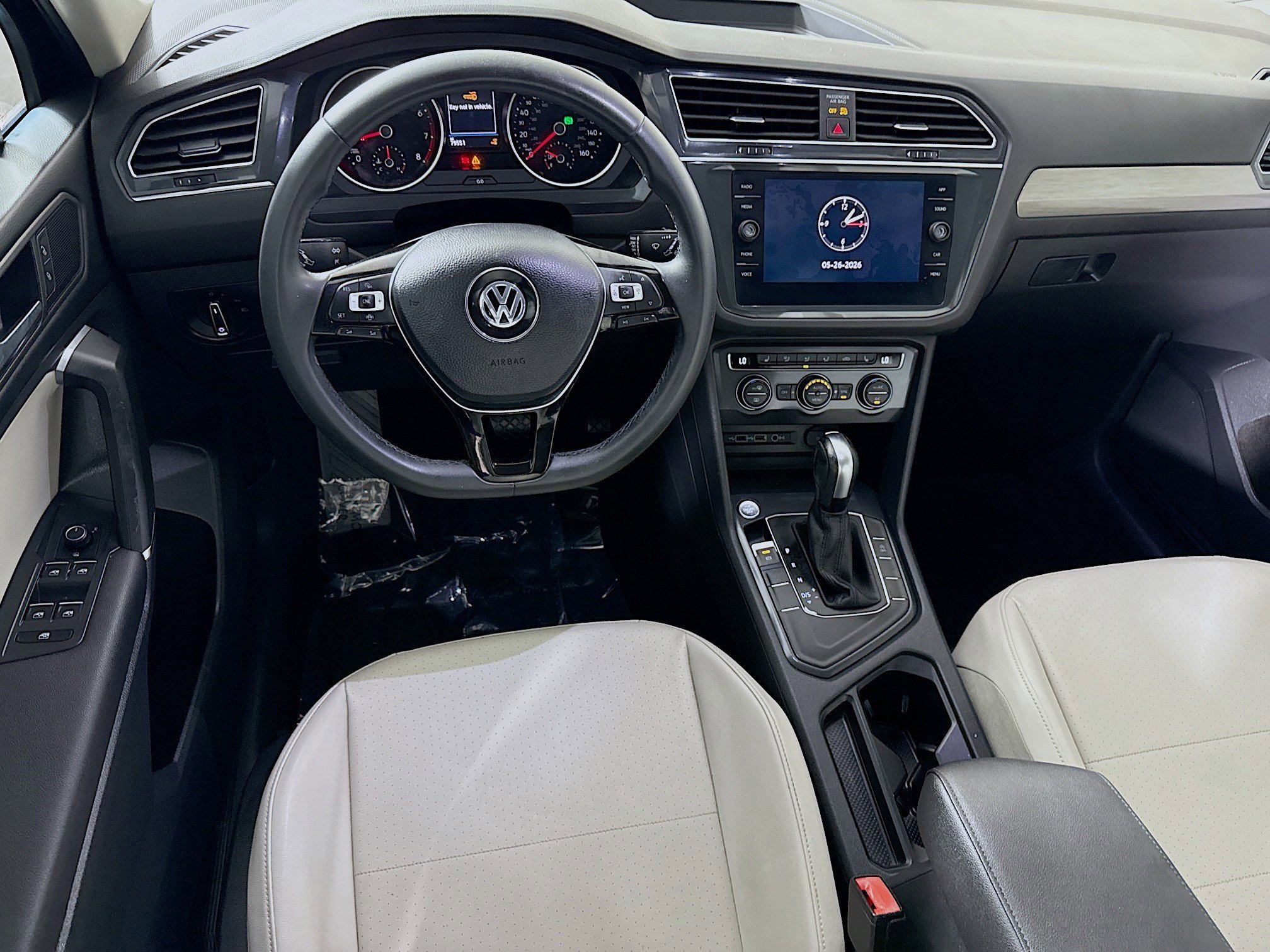 Used 2020 Volkswagen Tiguan SE w/ Panoramic Sunroof Package FWD image 17
