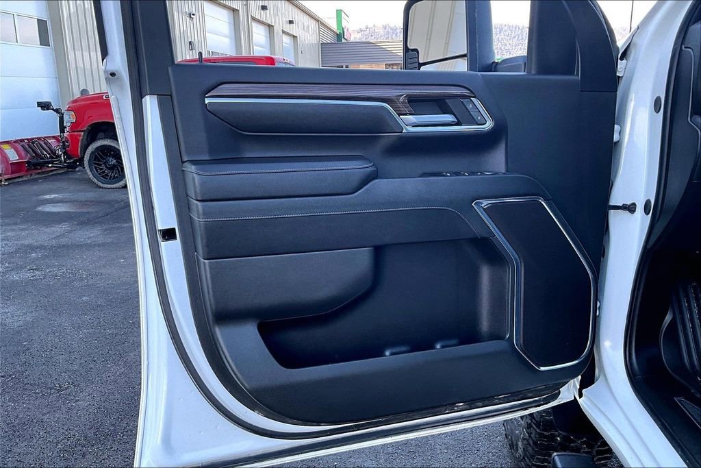 Used 2024 Chevrolet Silverado 3500 LT w/ Convenience Package image 24