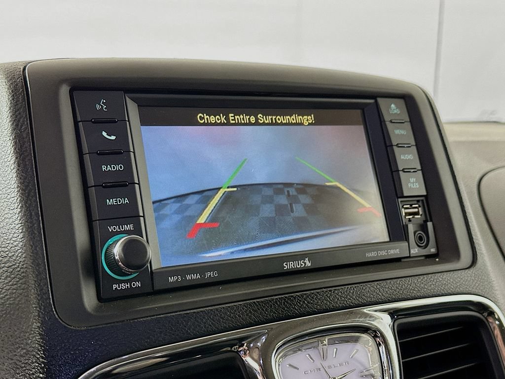 Used 2011 Chrysler Town & Country Touring-L FWD image 23