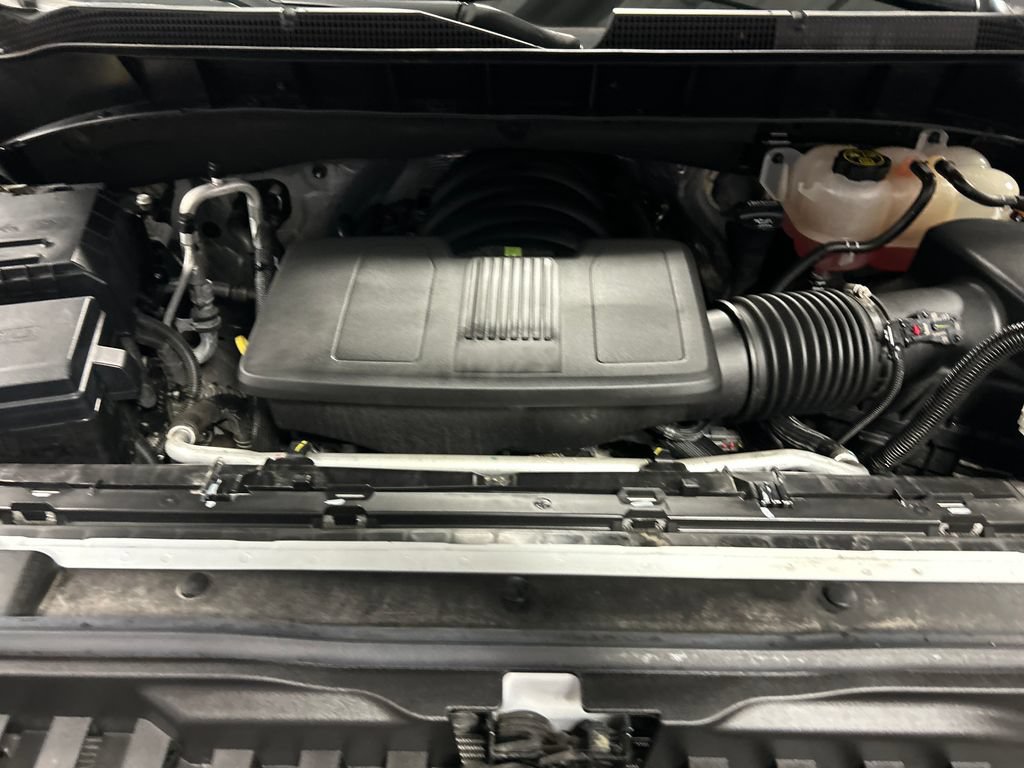 Used 2022 Chevrolet Silverado 1500 LT AWD/4WD image 26