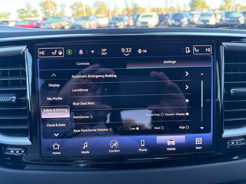 Used 2025 Chrysler Pacifica Select FWD image 14