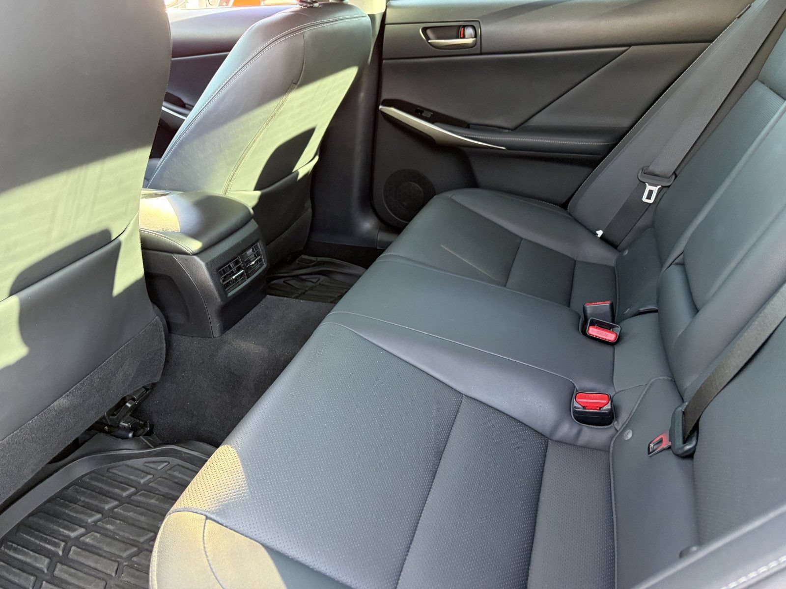 Used 2020 Lexus IS 300 RWD image 18
