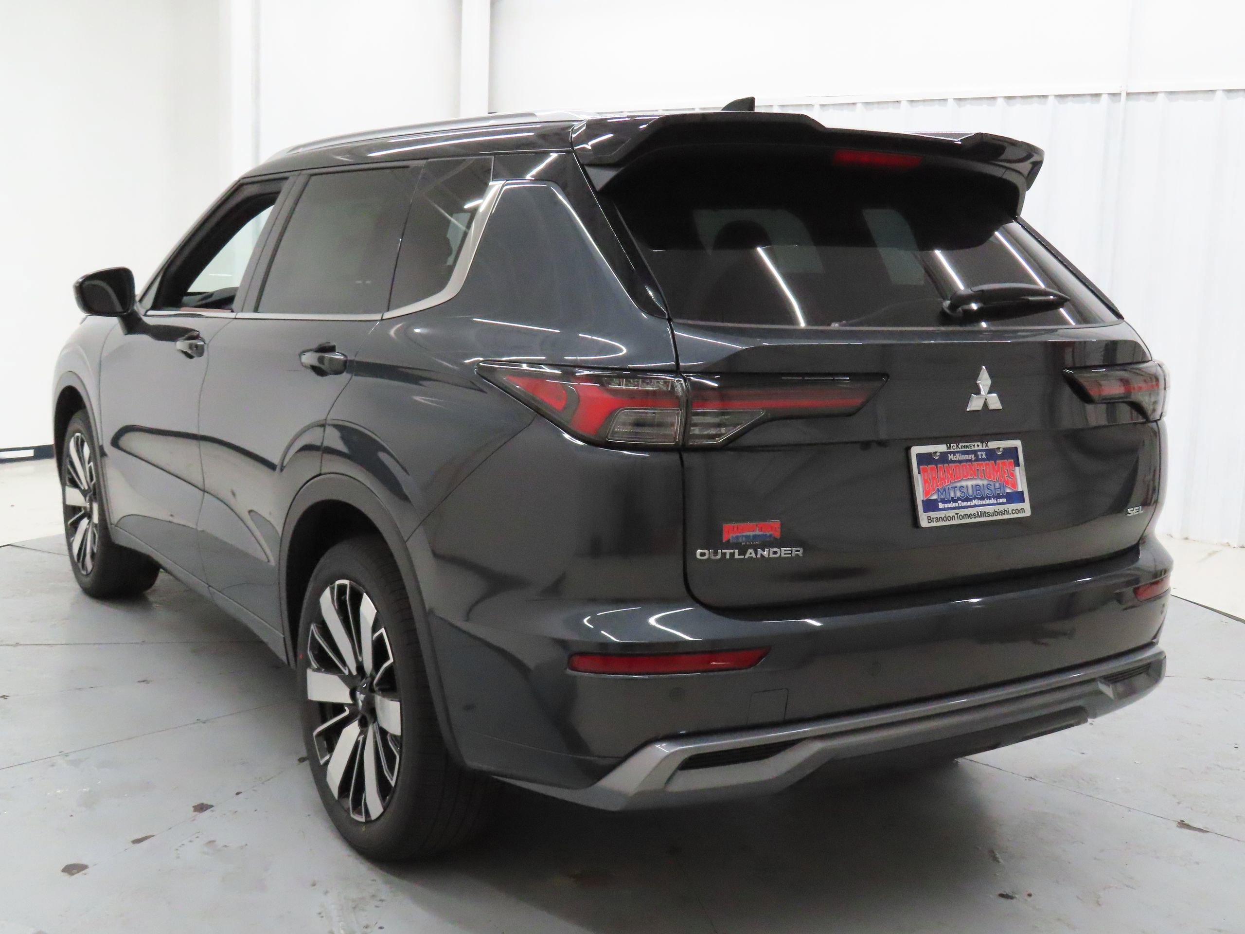 New 2026 Mitsubishi Outlander SEL image 5