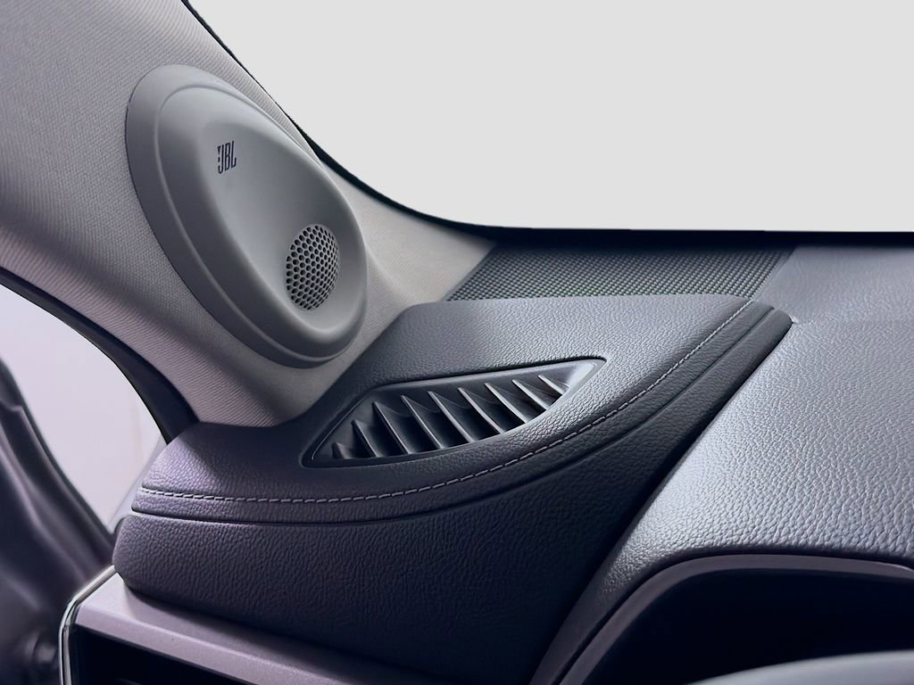 Used 2023 Toyota Highlander Limited image 23