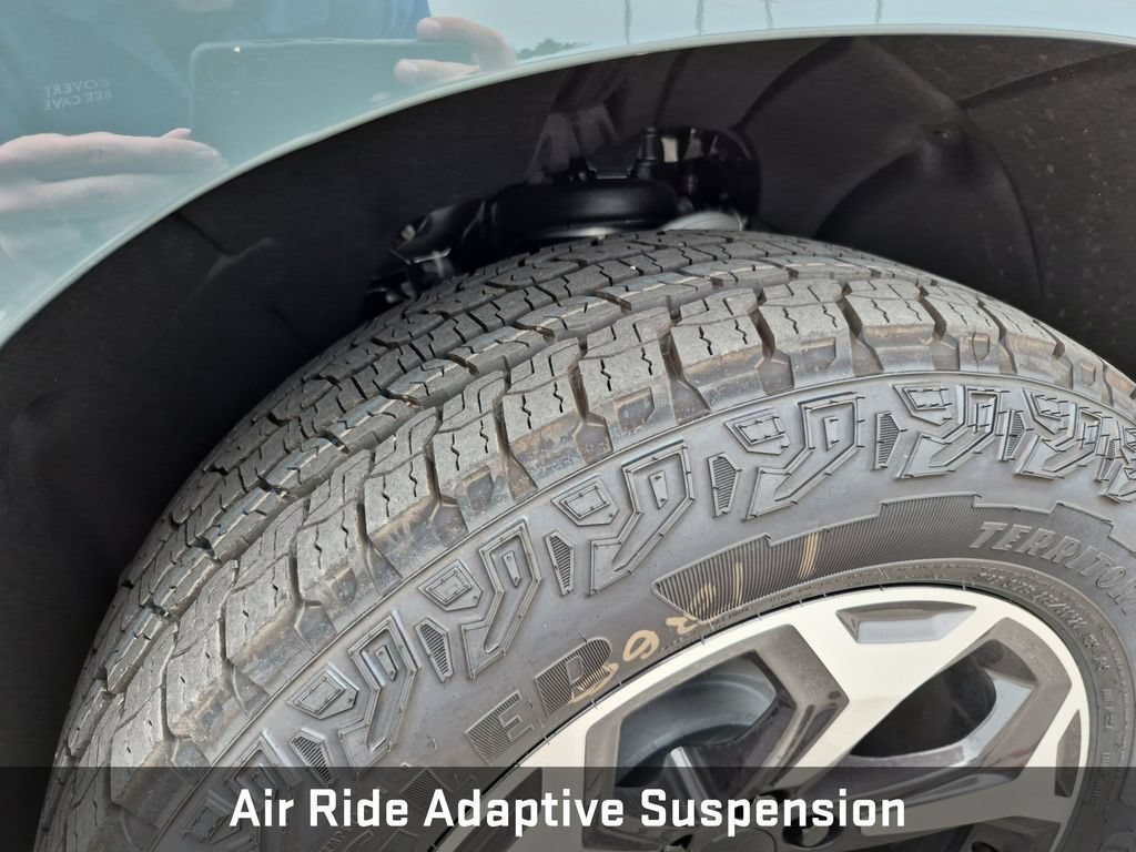 New 2026 GMC Yukon XL AT4 Ultimate AWD/4WD image 17