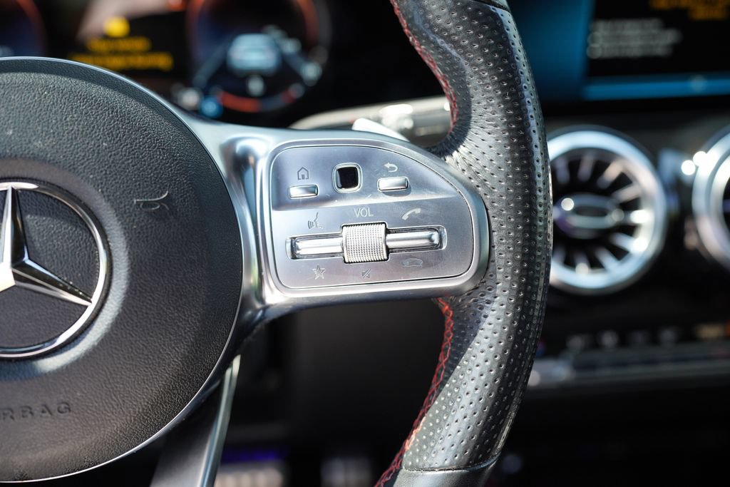 Used 2023 Mercedes-Benz GLB 250 image 29