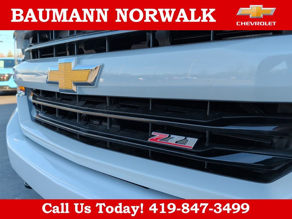 Used 2018 Chevrolet Silverado 1500 LT w/ All Star Edition image 11