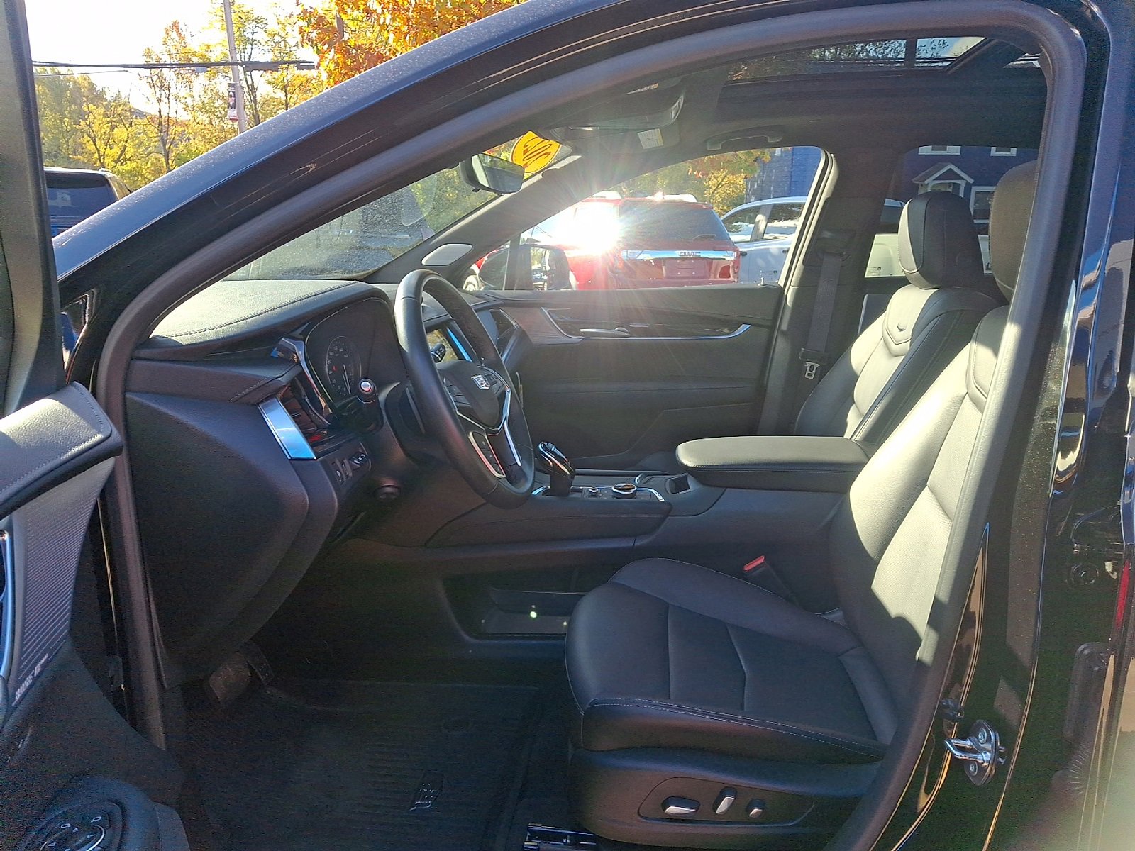 Used 2025 Cadillac XT5 Premium Luxury w/ Technology Package image 13