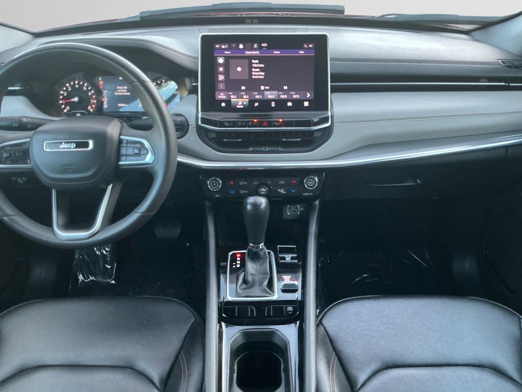 Used 2024 Jeep Compass Limited image 10