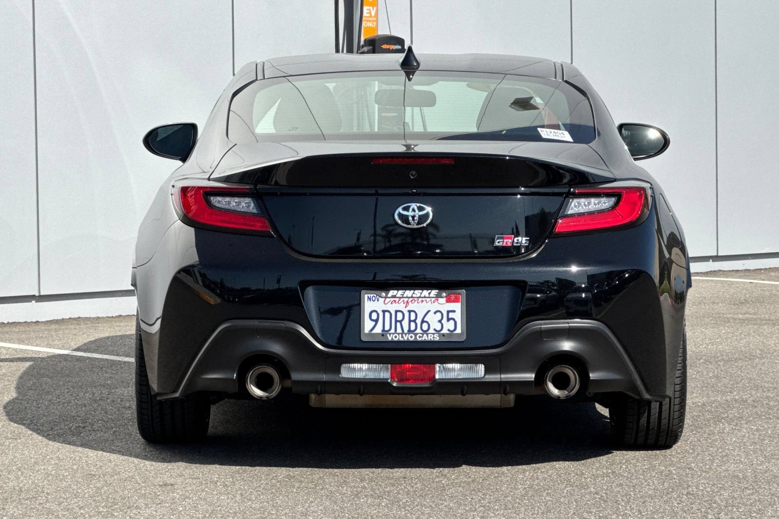 Used 2023 Toyota GR86 RWD image 4