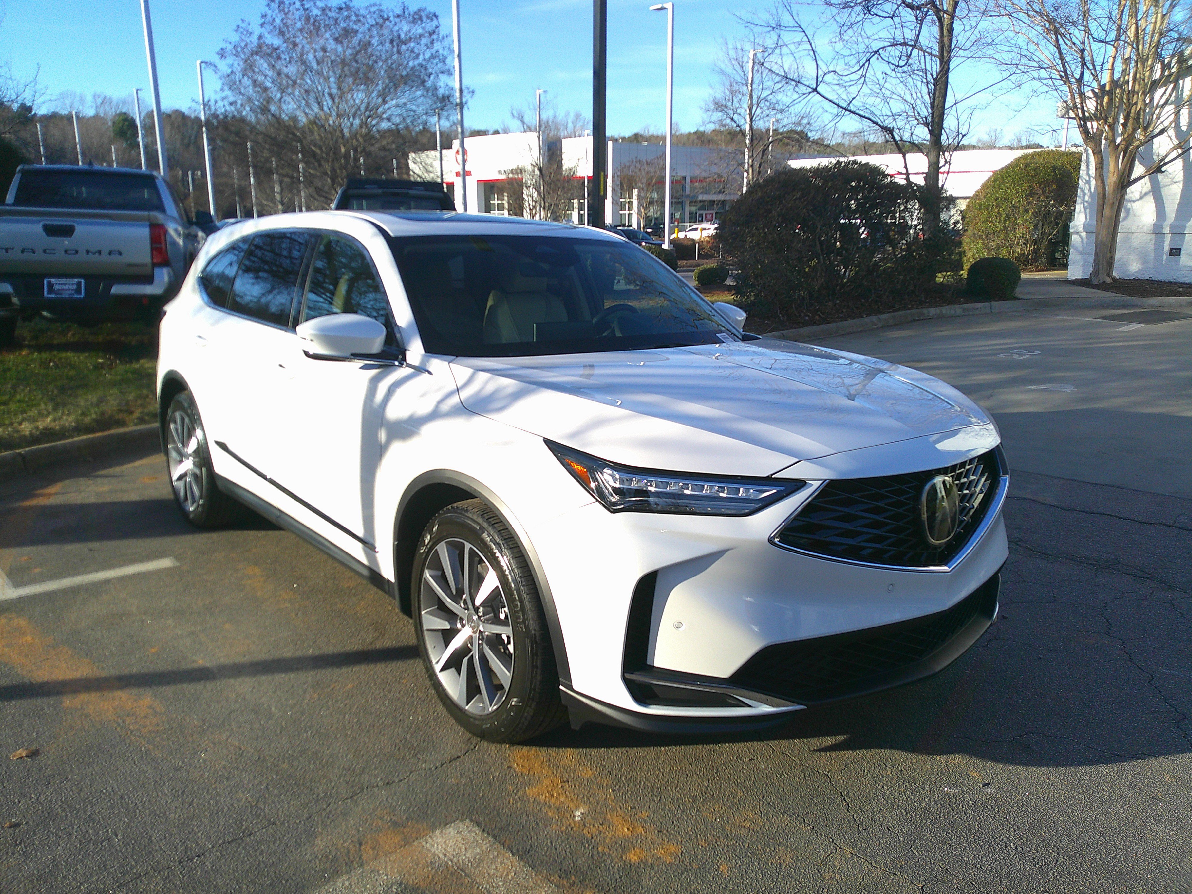 Used 2025 Acura MDX SH-AWD w/ Technology Package image 2