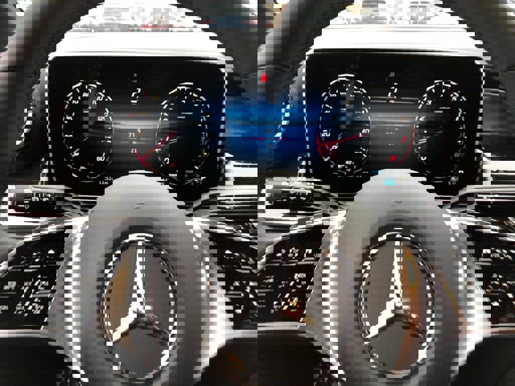 New 2025 Mercedes-Benz GLC 300 4MATIC image 19