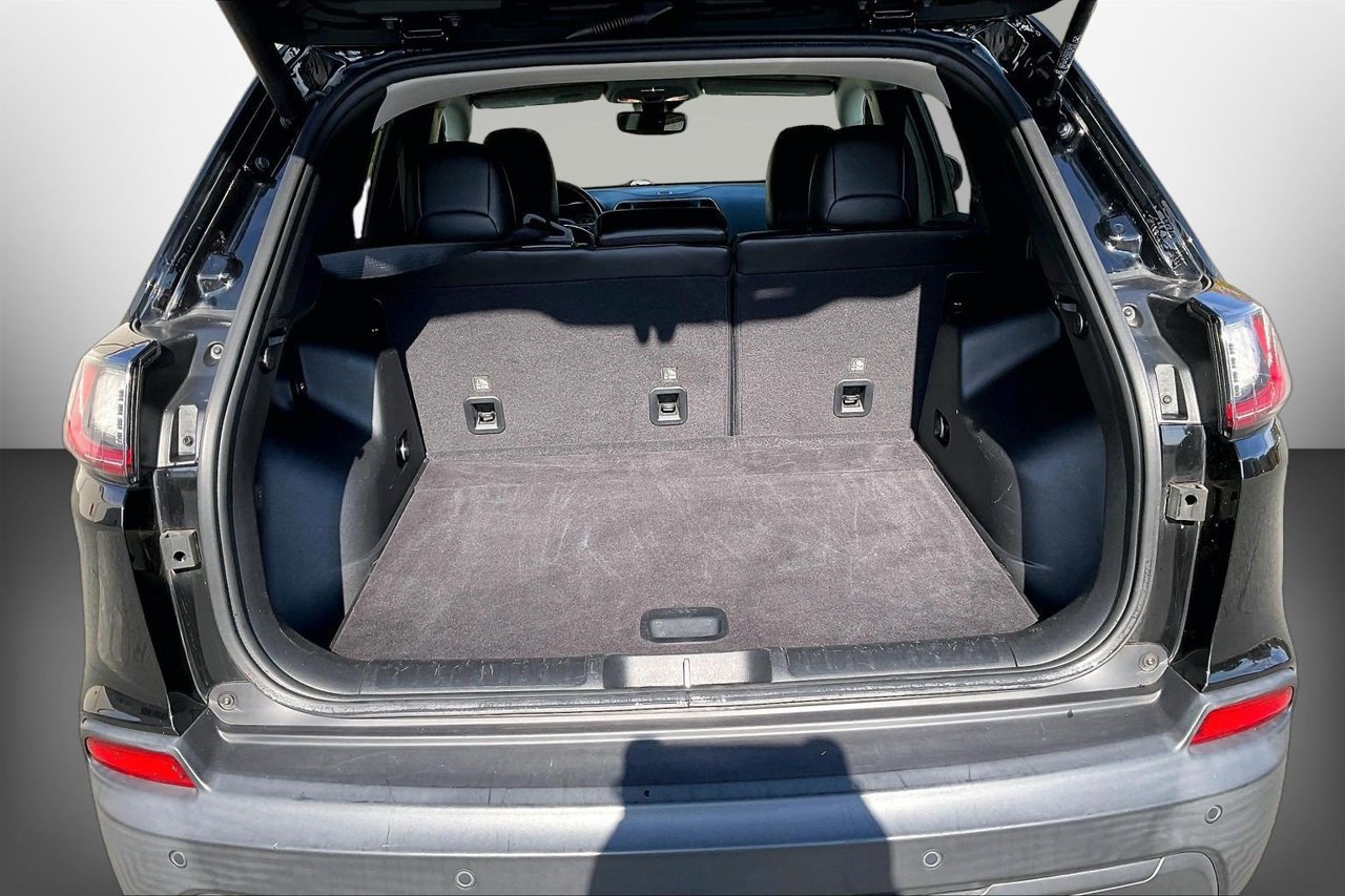 Certified 2021 Jeep Cherokee Latitude Lux w/ Comfort/Convenience Group FWD image 24