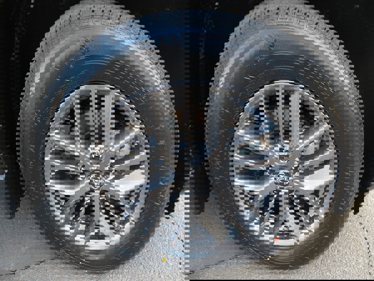 Used 2023 Nissan Rogue S image 32