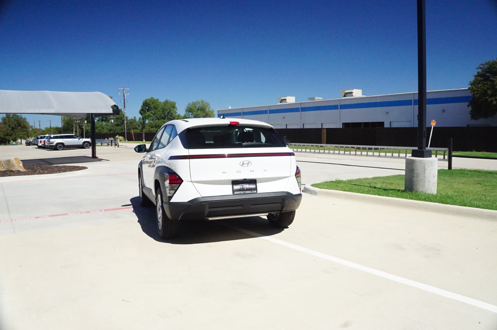New 2027 Hyundai Kona SE FWD image 6