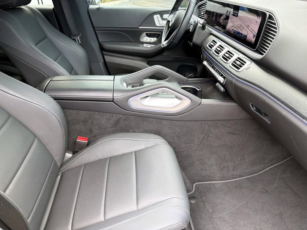 Used 2025 Mercedes-Benz GLE 450 4MATIC w/ Winter Package image 11