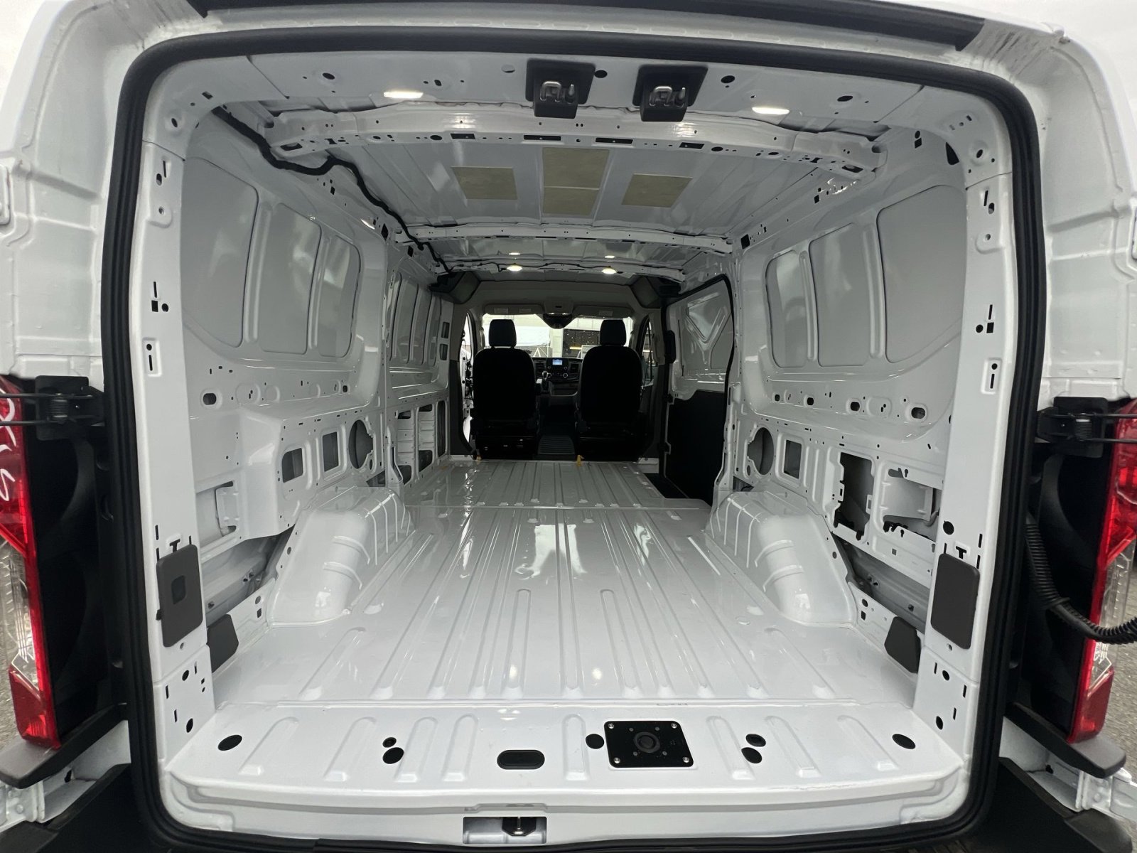 New 2025 Ford Transit 250 Low Roof AWD image 31