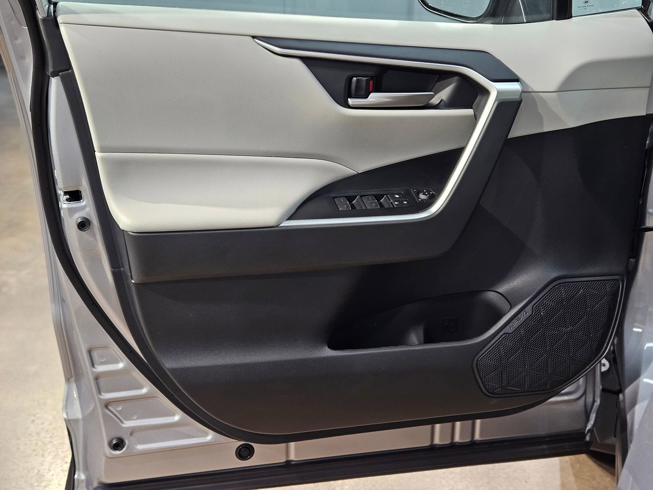 New 2025 Toyota RAV4 XLE image 11