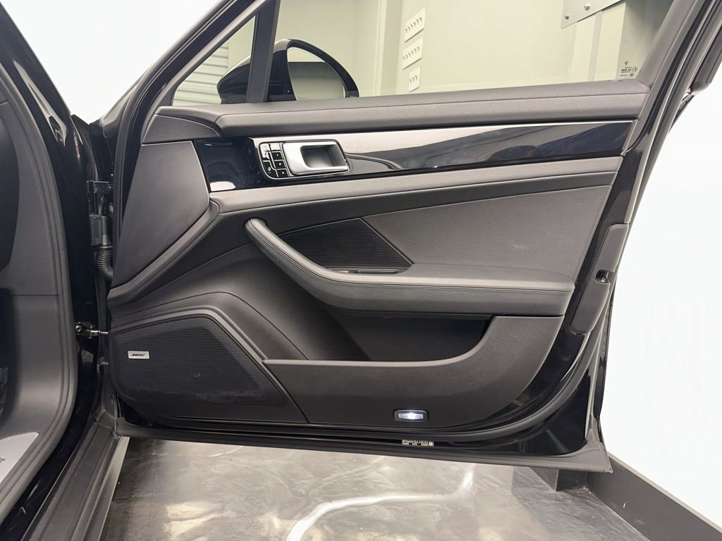 Used 2018 Porsche Panamera 4 image 10