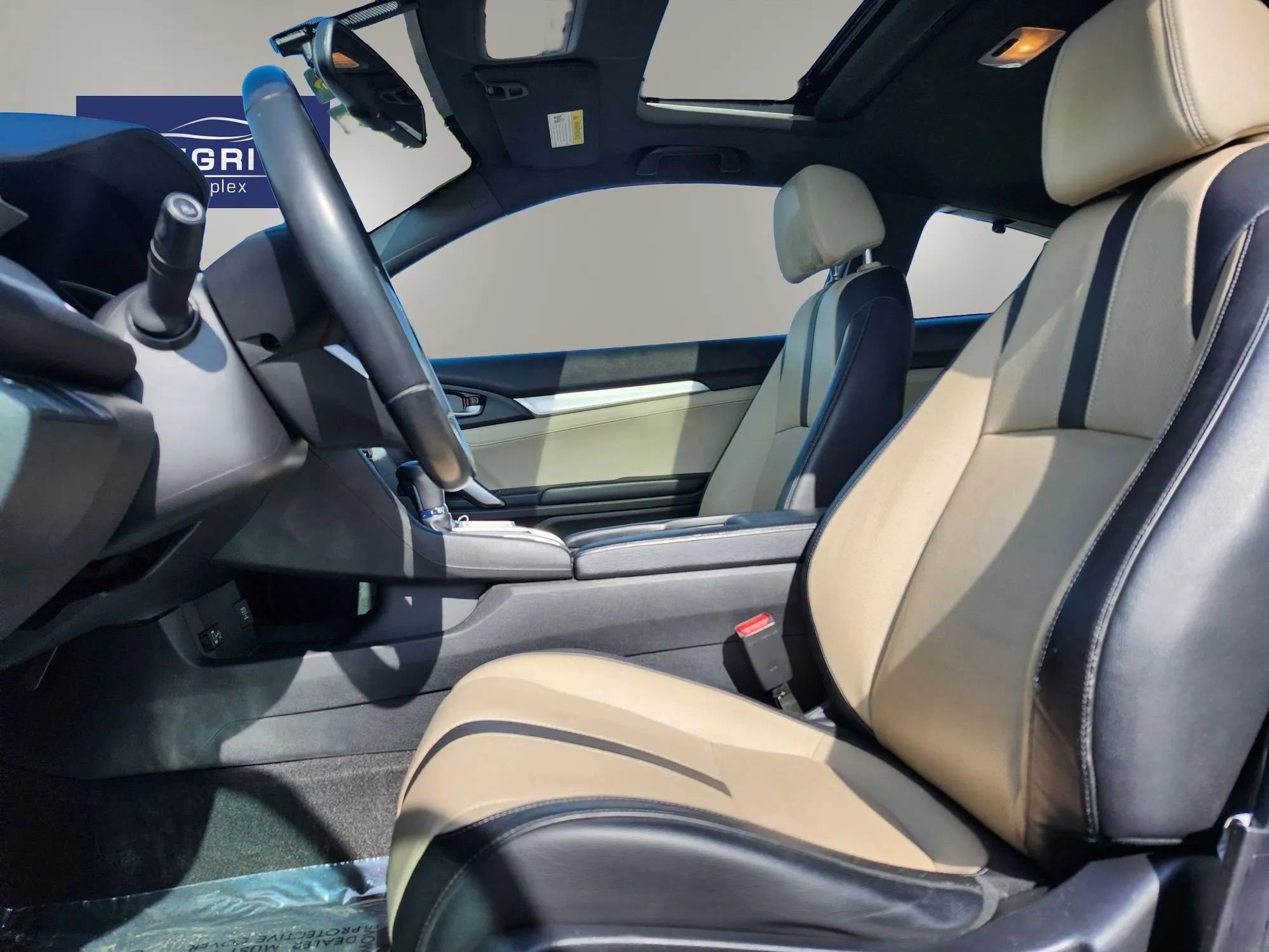 Used 2018 Honda Civic EX-L image 10