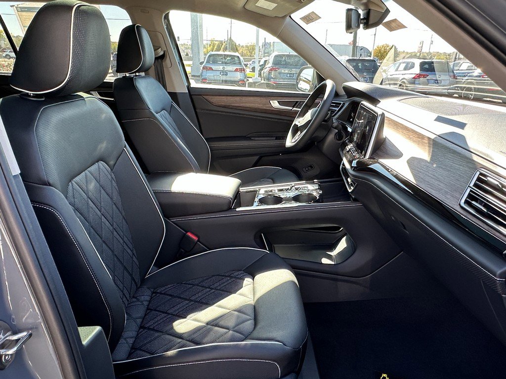 New 2026 Volkswagen Atlas SEL Premium R-Line image 16