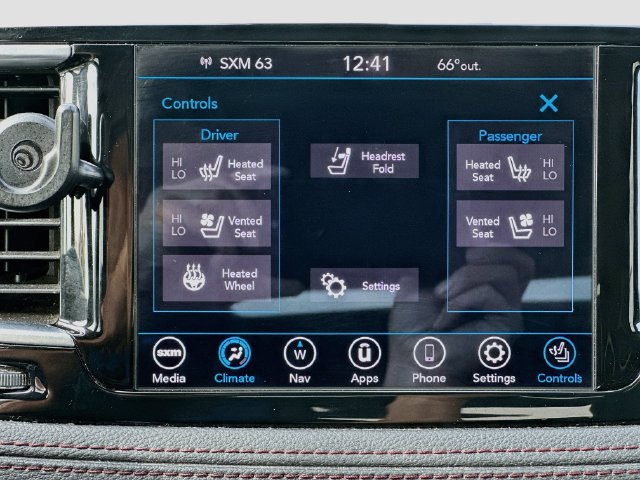 Used 2020 Chrysler Pacifica Limited FWD image 21
