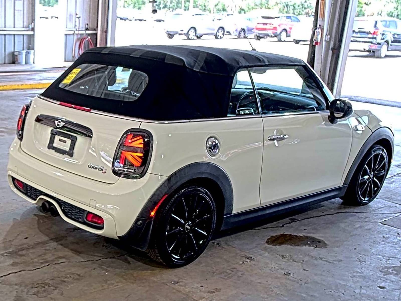 Used 2017 MINI Cooper S FWD image 9