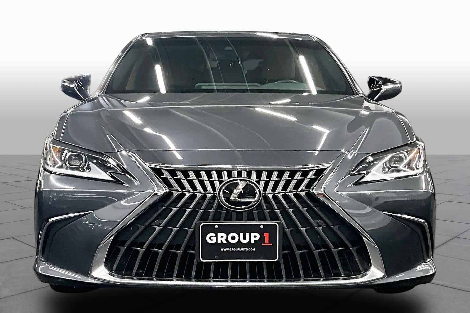 Used 2023 Lexus ES 300h w/ Premium Package FWD image 4