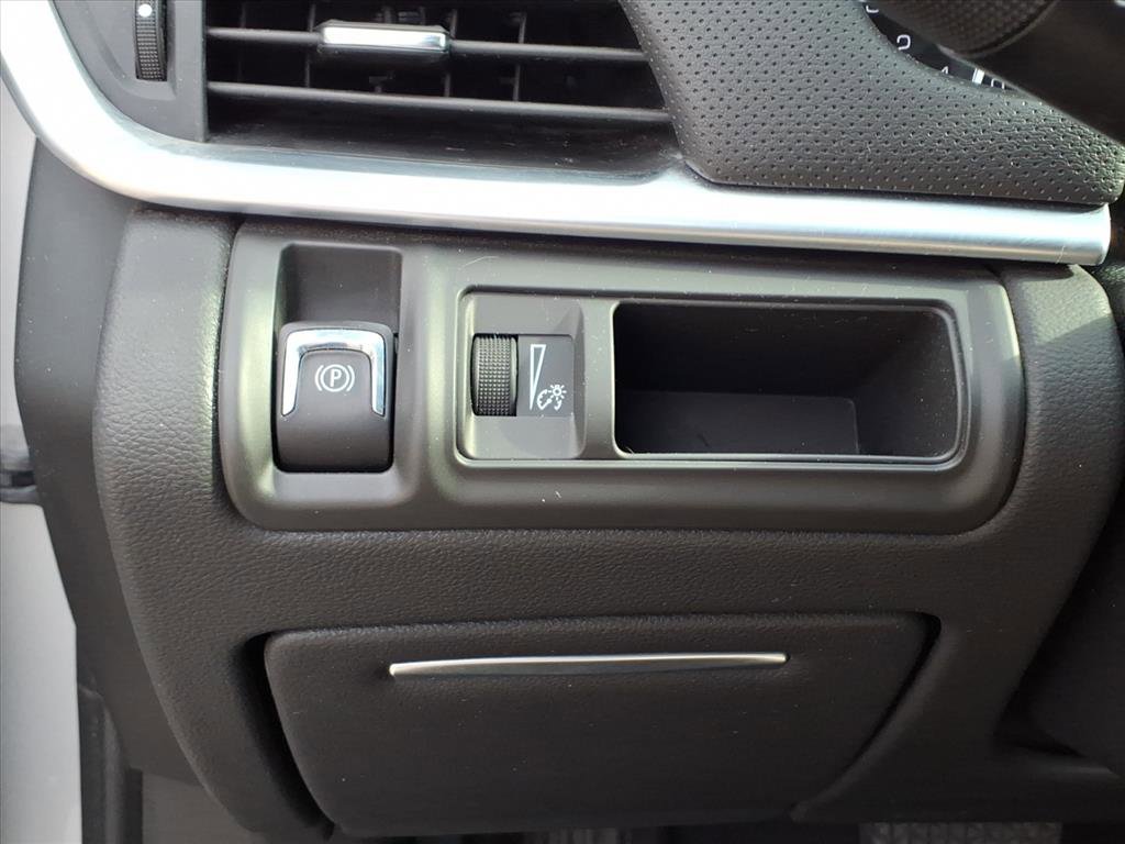 Used 2019 Cadillac XTS Luxury image 21