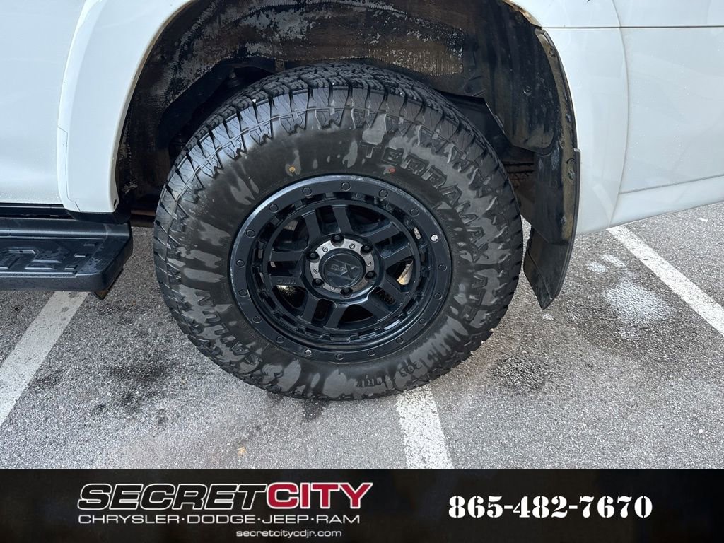 Used 2018 Toyota 4Runner SR5 image 19